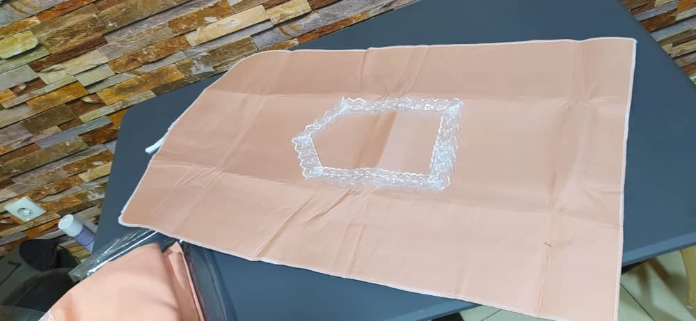 طقم صلاة نسائي 4 قطع برداء فضفاض وسجادة مبطنة مع غلاف للمصحف - Kit De Prière 4 Pieces Pour Femmes En Tissu Doux Et Confortable