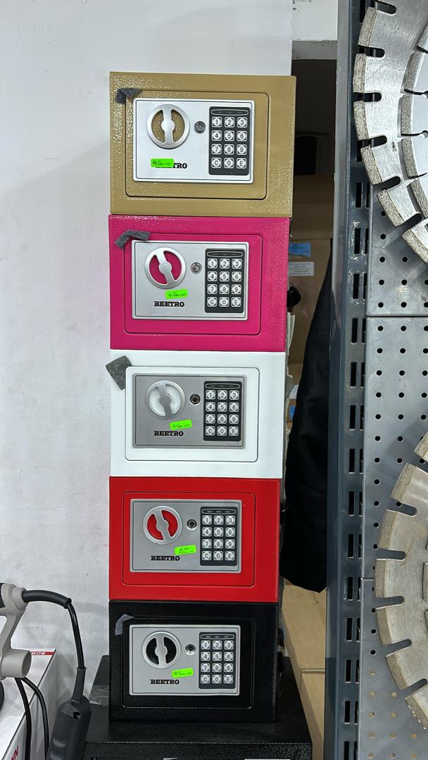 خزنة إلكترونية مع رمز أمان قابل للبرمجة - Coffre Fort Électronique avec Code de Sécurité Programmable