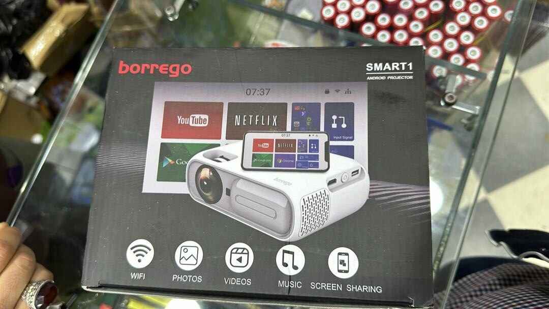 Borrego Projector Smart 1 Android 9.0 Bluetooth Projection technology 3.5inch LCD TFT display