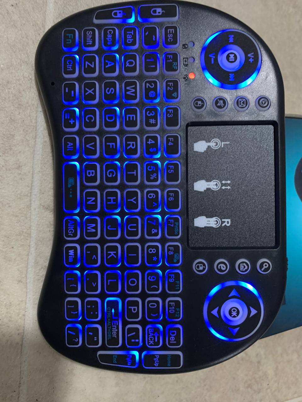 لوحة مفاتيح لاسلكية مع لوحة لمس، إضاءة خلفية ثلاثية الألوان، تحكم USB متعدد الوسائط - Clavier Sans Fil avec Pavé Tactile, Rétroéclairage Tricolore, Contrôle Multimédia USB