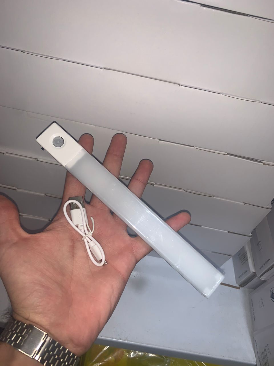 مصباح خزانة بمستشعر حركة قابل لإعادة الشحن ولاسلكي - Lampe de Placard à Détecteur de Mouvement Rechargeable et Sans Fil