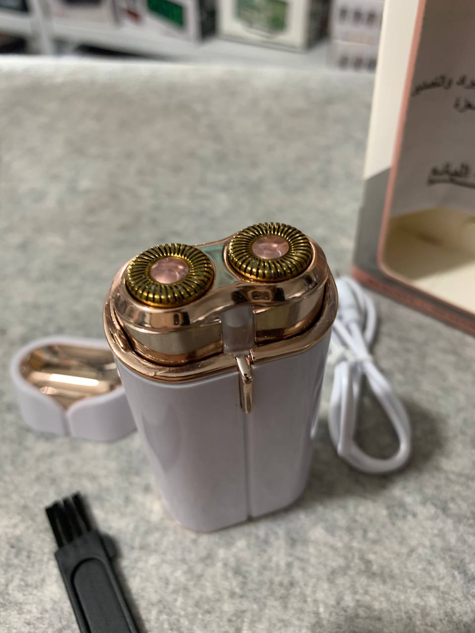 ماكينة حلاقة كهربائية للوجه بدون ألم مع ضوء LED - Rasoir Électrique Visage Indolore avec Lumière LED