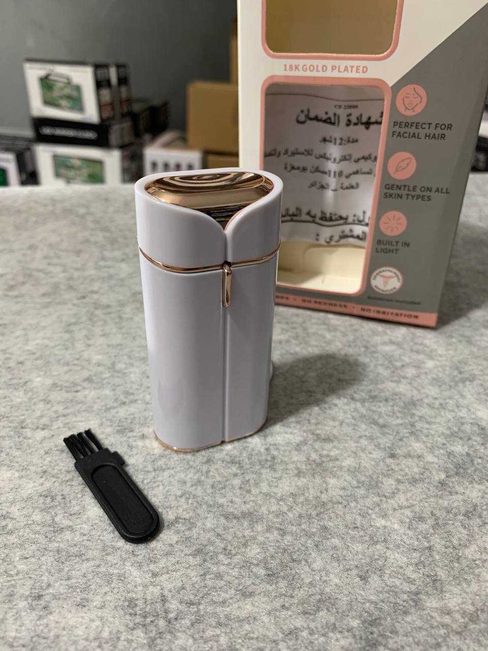 ماكينة حلاقة كهربائية للوجه بدون ألم مع ضوء LED - Rasoir Électrique Visage Indolore avec Lumière LED