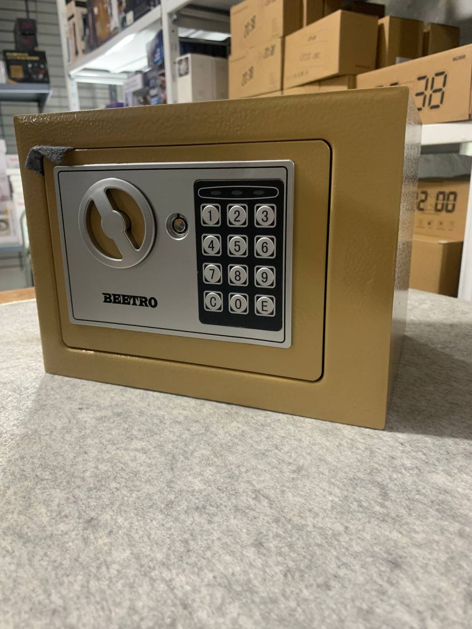 خزنة إلكترونية مع رمز أمان قابل للبرمجة - Coffre Fort Électronique avec Code de Sécurité Programmable