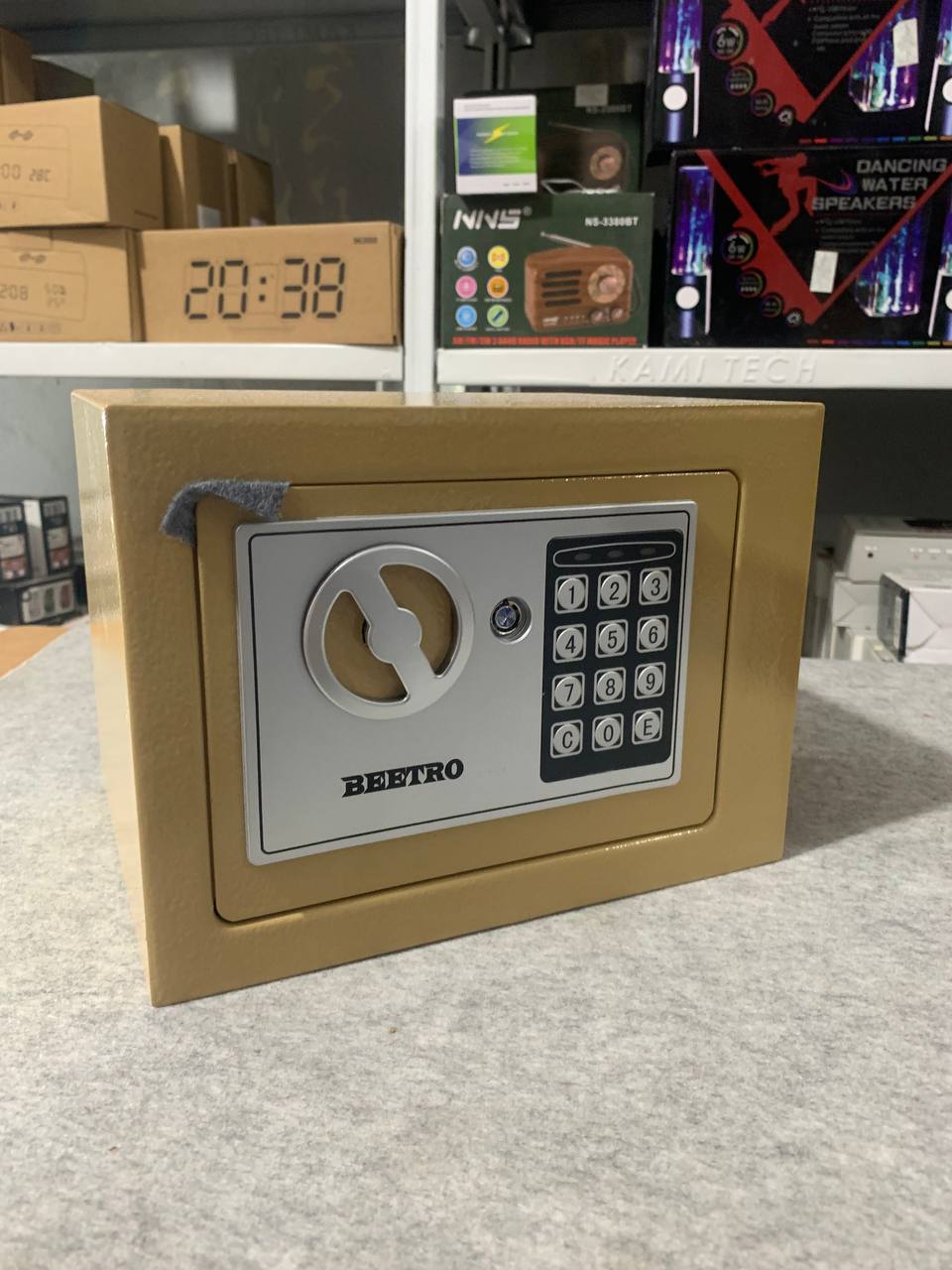 خزنة إلكترونية مع رمز أمان قابل للبرمجة - Coffre Fort Électronique avec Code de Sécurité Programmable