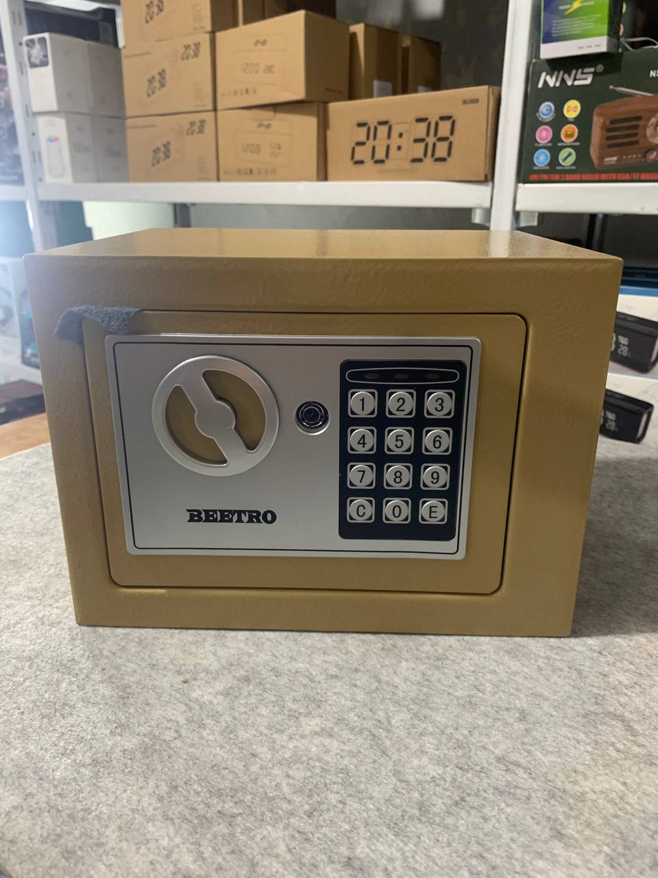 خزنة إلكترونية مع رمز أمان قابل للبرمجة - Coffre Fort Électronique avec Code de Sécurité Programmable