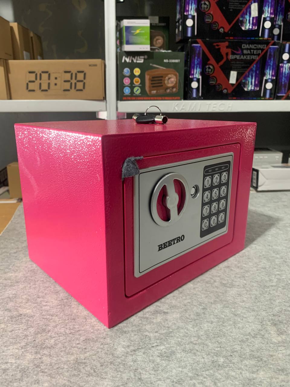 خزنة إلكترونية مع رمز أمان قابل للبرمجة - Coffre Fort Électronique avec Code de Sécurité Programmable