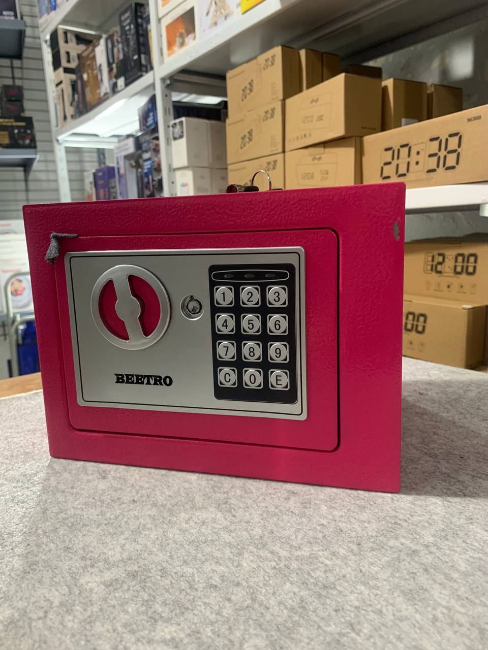 خزنة إلكترونية مع رمز أمان قابل للبرمجة - Coffre Fort Électronique avec Code de Sécurité Programmable