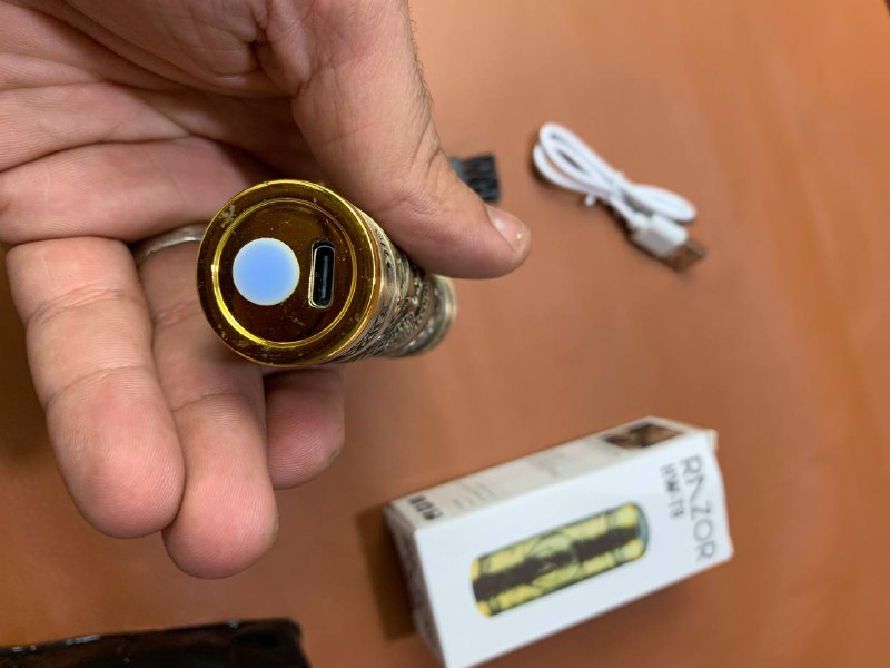 ماكينة حلاقة صغيرة احترافية مقاومة للماء قابلة للشحن HW-T8 - Mini Rasoir Professionnel Étanche Rechargeable HW-T8 Acier