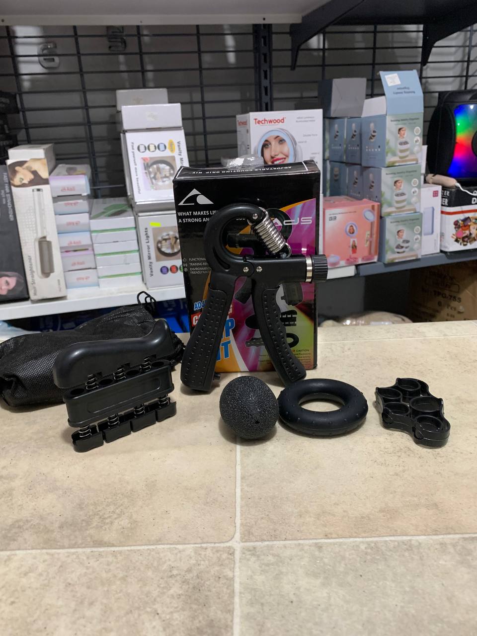 مجموعة تقوية قبضة اليد (5 قطع) - مدرب الساعد والأصابع - Kit de Renforcement Poignée Main (5 Pcs) - Entraîneur Avant-Bras & Doigts