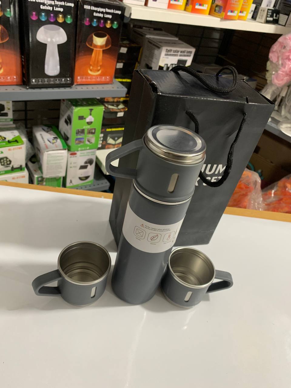 طقم ترمس حراري 500 مل مع 3 أكواب ستانلس ستيل - Ensemble Thermos 500ml avec 3 Tasses Thermiques en Acier Inoxydable
