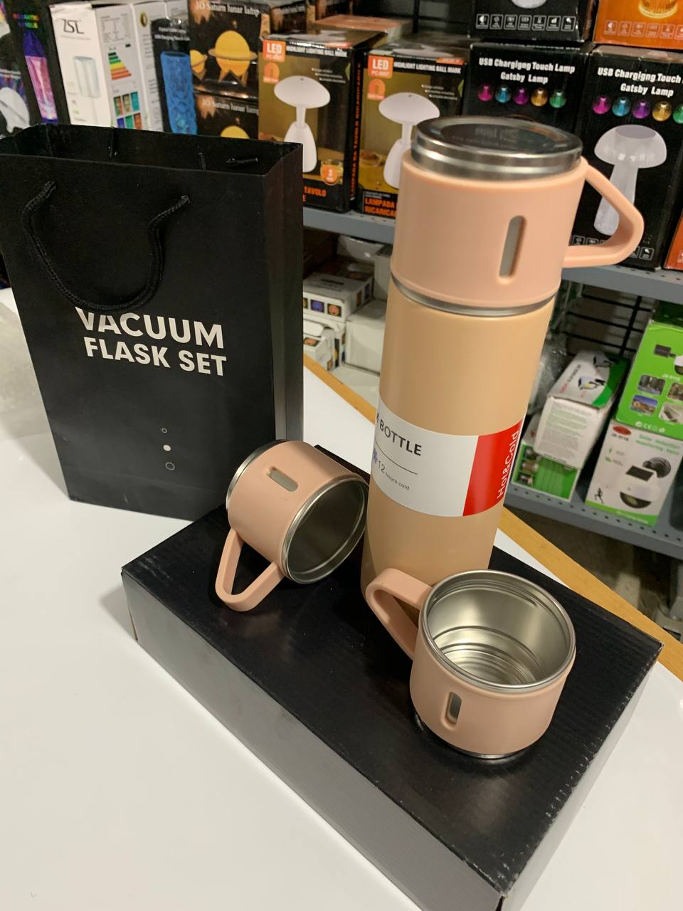 طقم ترمس حراري 500 مل مع 3 أكواب ستانلس ستيل - Ensemble Thermos 500ml avec 3 Tasses Thermiques en Acier Inoxydable