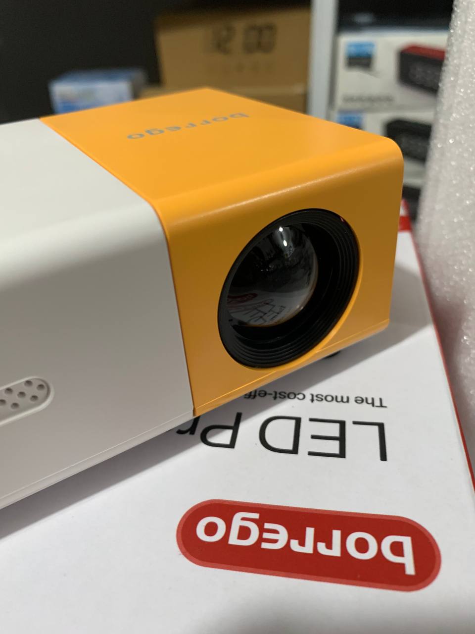 بروجيكتور منزلي Borrego YG300 1080P Full HD محمول - Projecteur Home Cinéma Borrego YG300 Full HD 1080P Portable