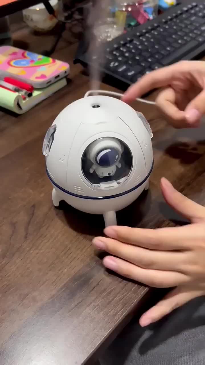 مرطب هواء كهربائي بتصميم مركبة فضائية مع إضاءة LED - Humidificateur d'air électrique Spacecraft avec lumière LED